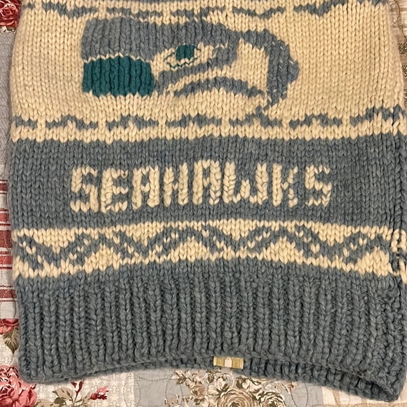 Handmade Knitted Vintage wool Seahawks zip up cardigan sweater - Picture 6 of 11